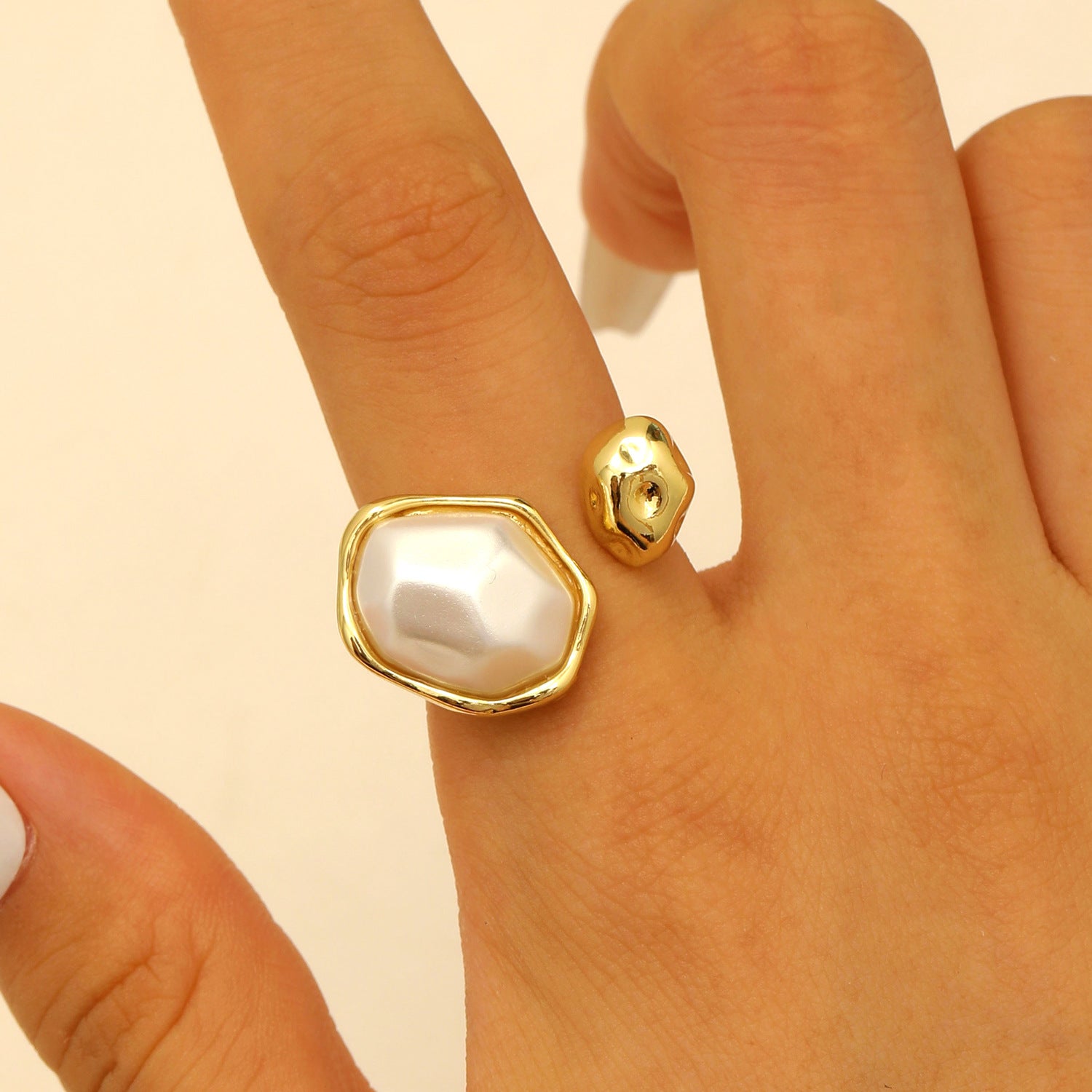 Wholesale Baroque Inlaid Colorful Shaped Pearl Ring Retro Irregular Alloy Rings